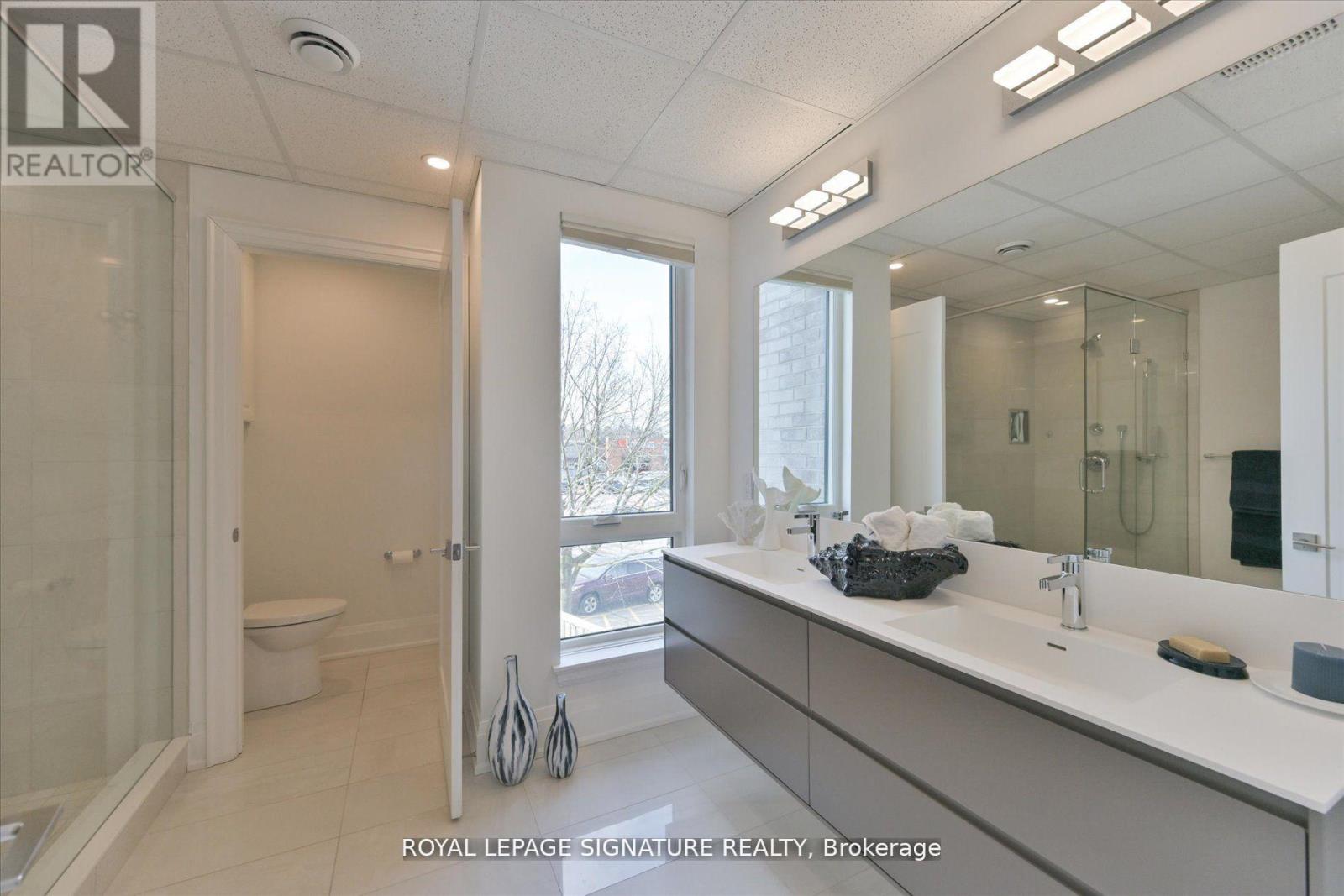 115 High Street W, Mississauga, Ontario  L5H 1K4 - Photo 18 - W12150779