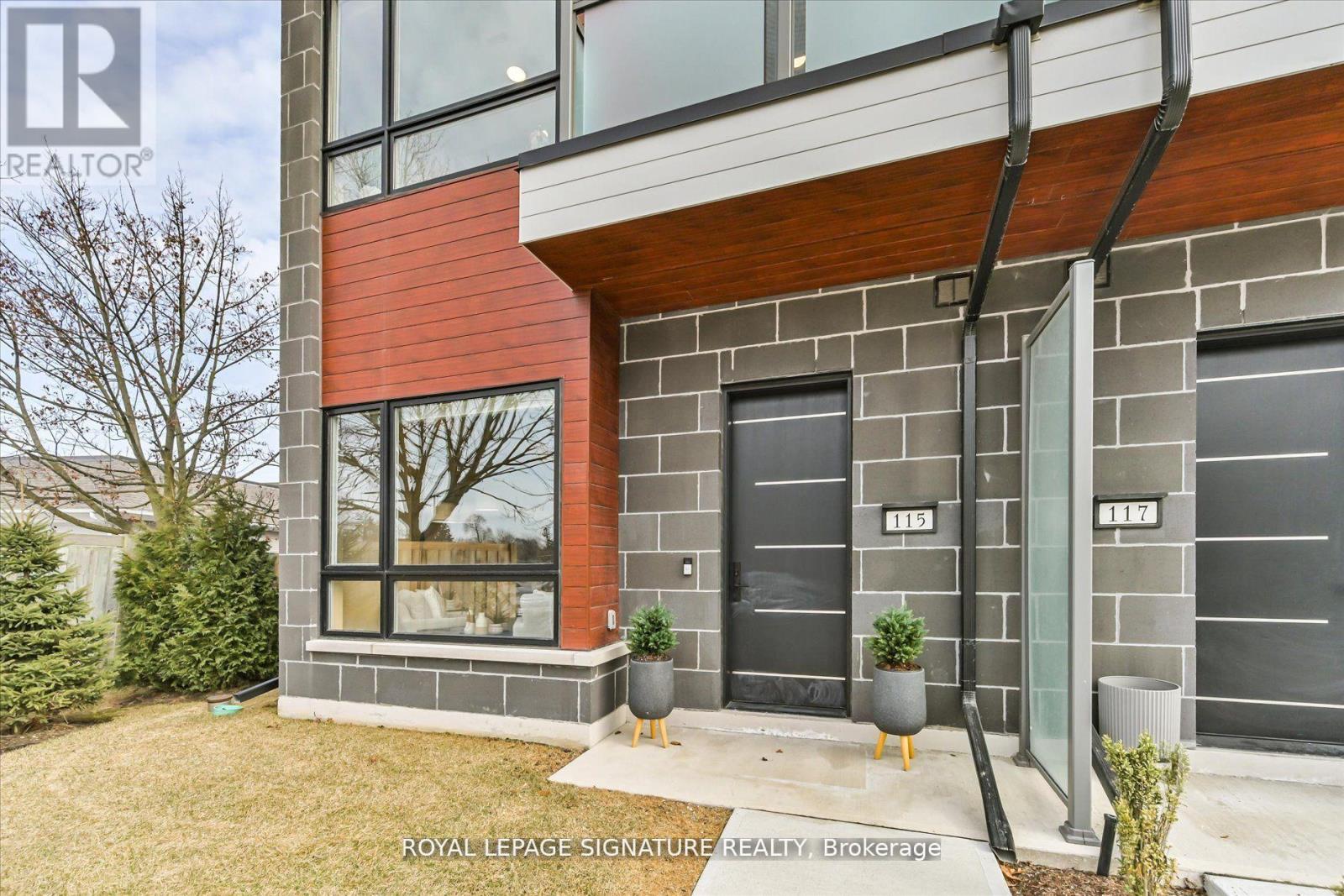 115 High Street W, Mississauga, Ontario  L5H 1K4 - Photo 2 - W12150779