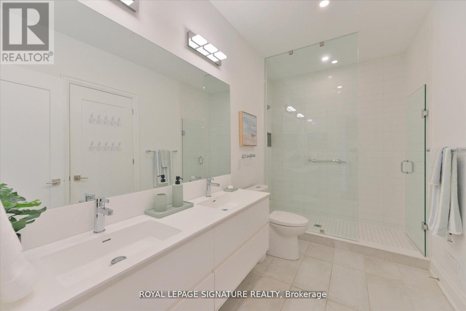 115 High Street W, Mississauga, Ontario  L5H 1K4 - Photo 25 - W12150779