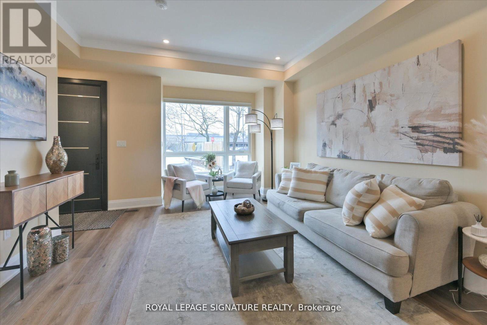 115 High Street W, Mississauga, Ontario  L5H 1K4 - Photo 5 - W12150779