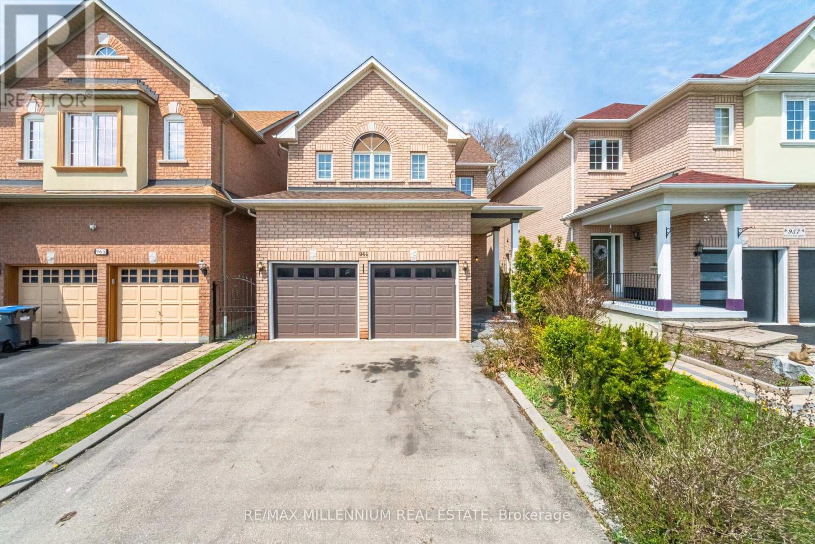 961 - 961 KNOTTY PINE GROVE, Mississauga, Ontario