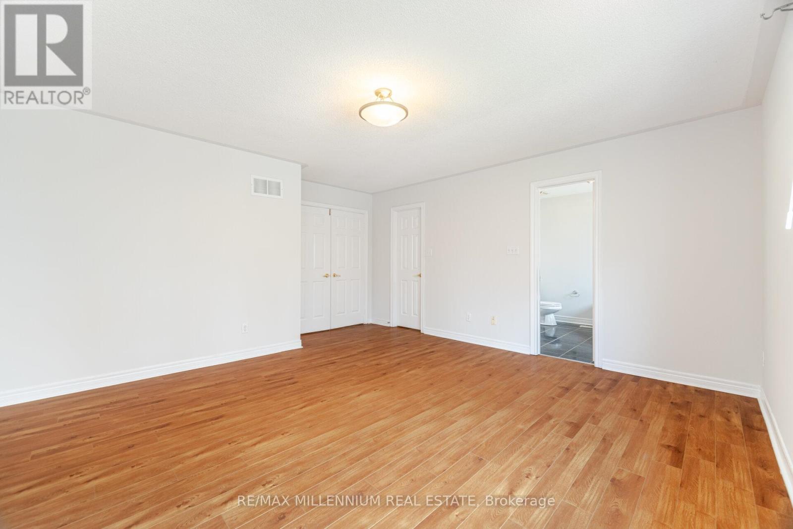 961 - 961 Knotty Pine Grove, Mississauga, Ontario  L5W 1J9 - Photo 14 - W12150843