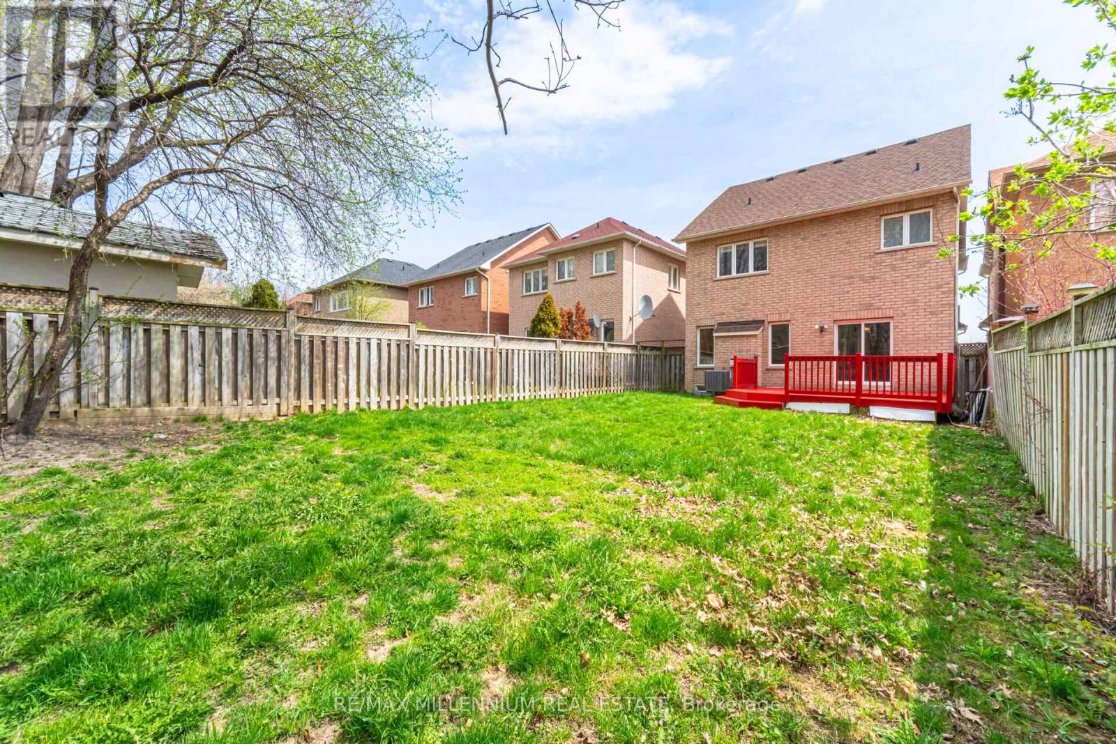961 - 961 Knotty Pine Grove, Mississauga, Ontario  L5W 1J9 - Photo 32 - W12150843