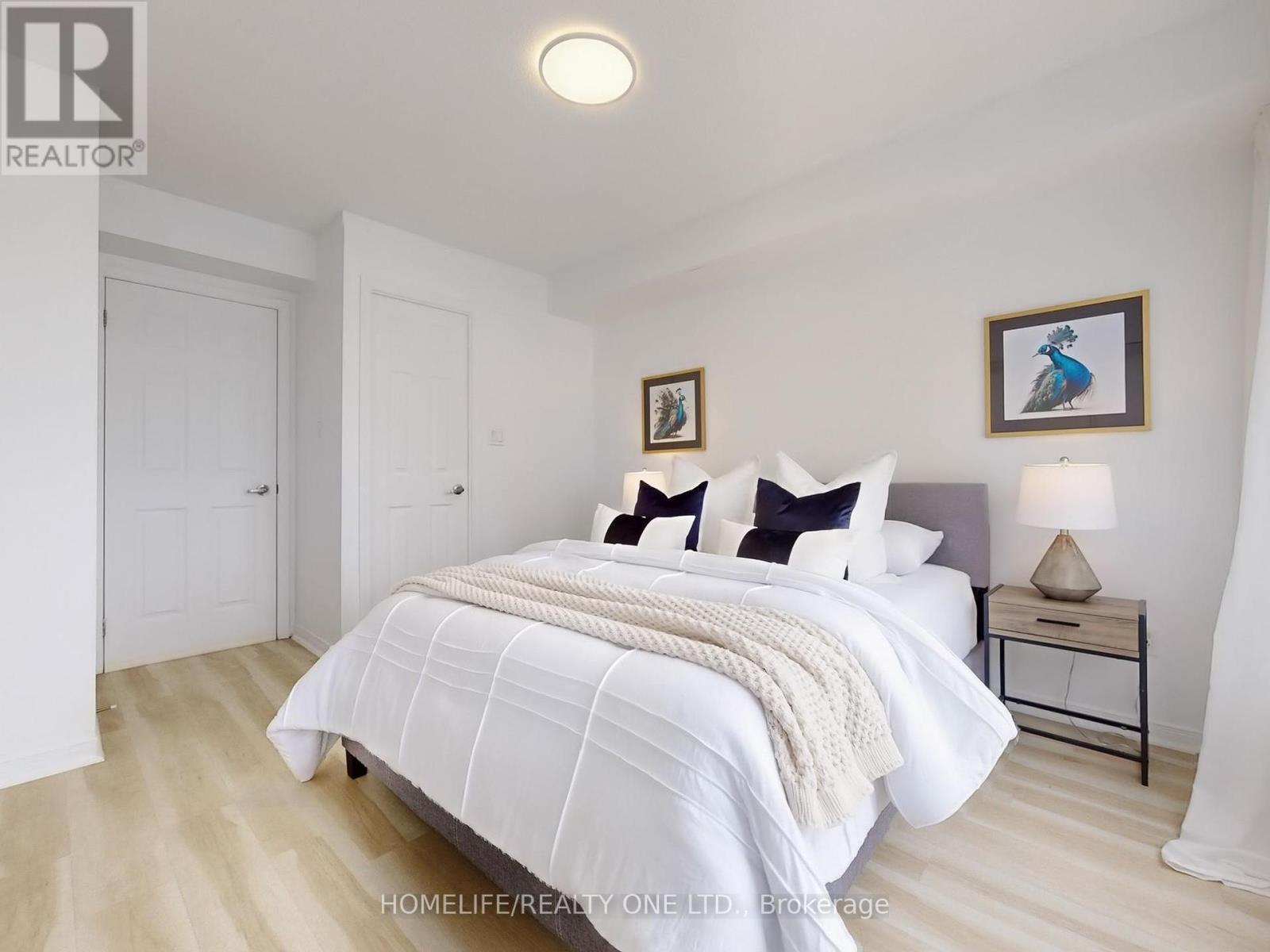 Th145 - 25 Elsie Lane, Toronto, Ontario  M6P 3N3 - Photo 16 - W12150882