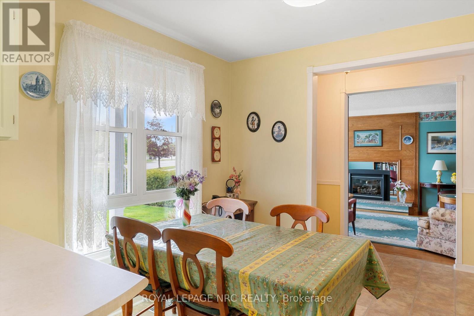 96 Lakeshore Road, St. Catharines, Ontario  L2N 2T5 - Photo 10 - X12150826