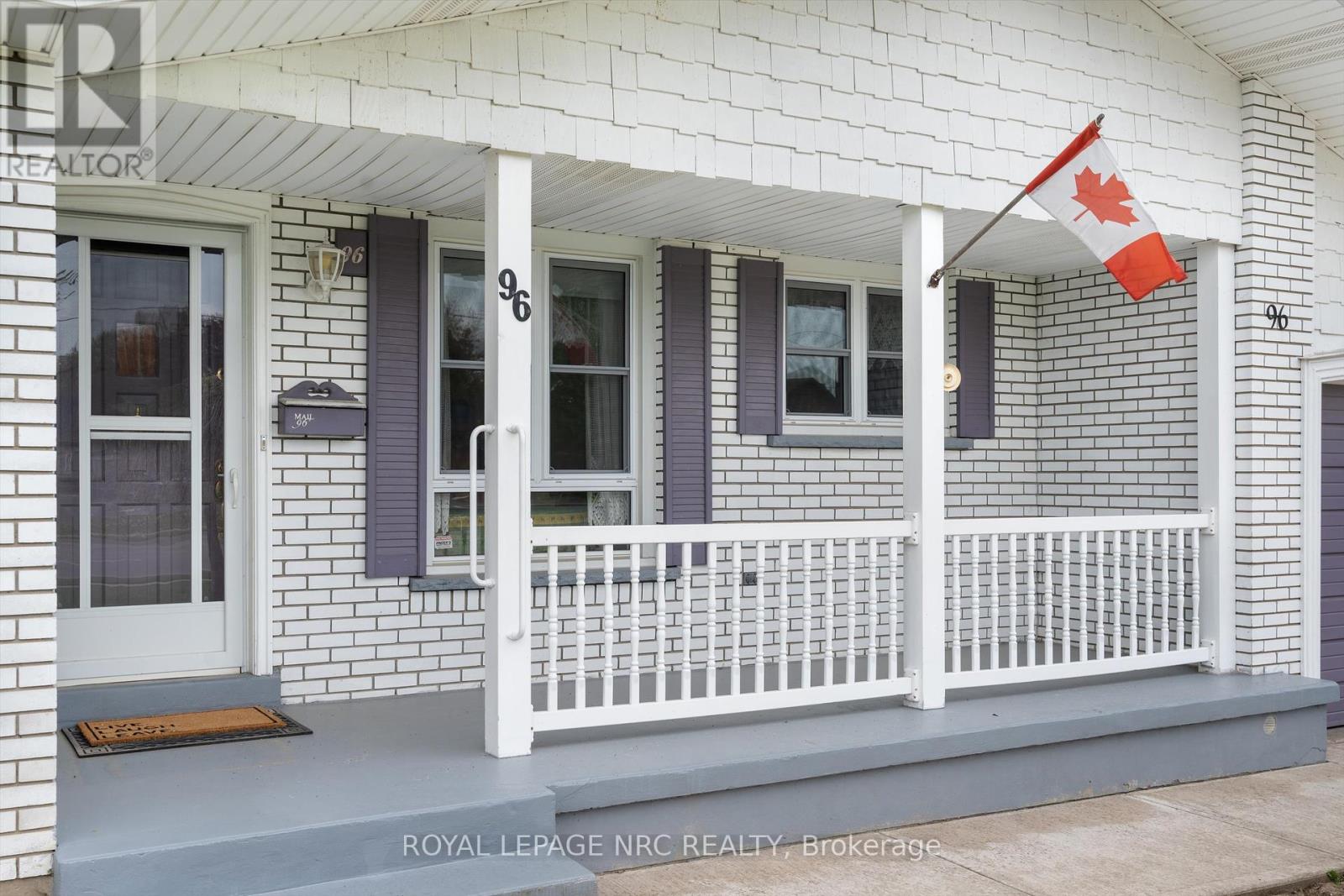 96 Lakeshore Road, St. Catharines, Ontario  L2N 2T5 - Photo 4 - X12150826