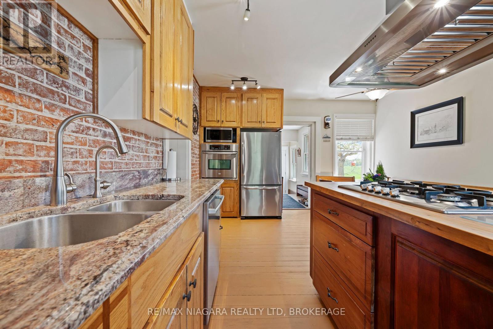 2461 Effingham Street, Pelham, Ontario  L0S 1M0 - Photo 24 - X12150952
