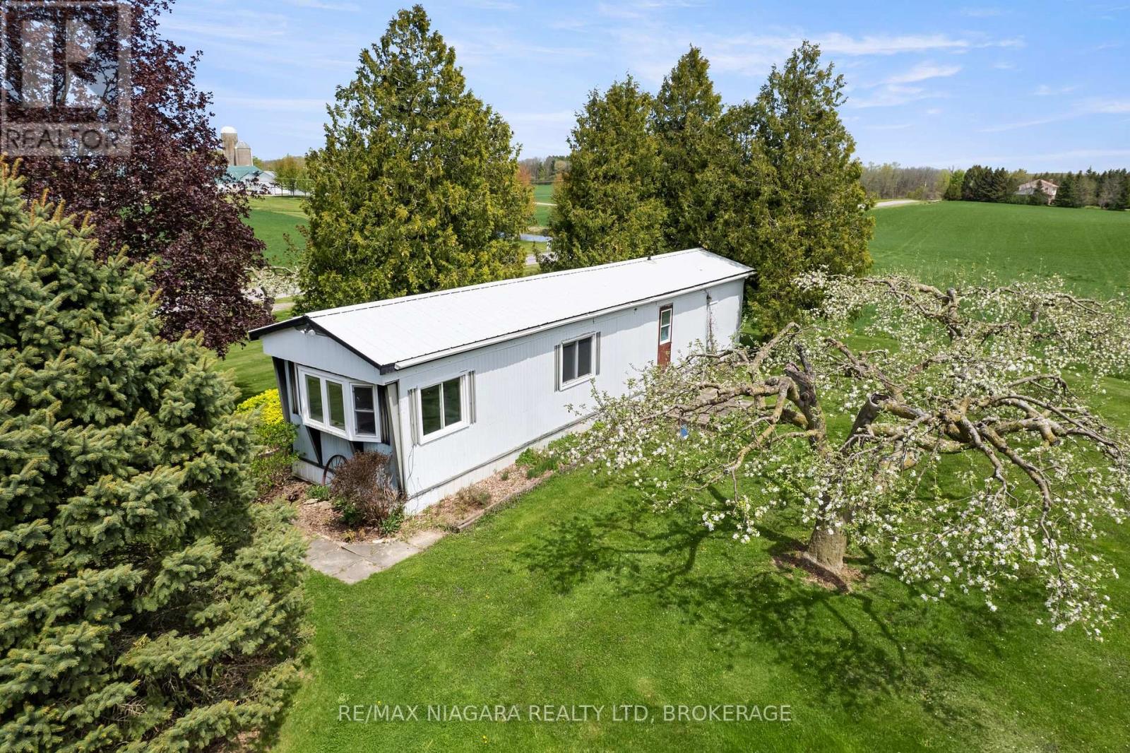 2461 Effingham Street, Pelham, Ontario  L0S 1M0 - Photo 8 - X12150952