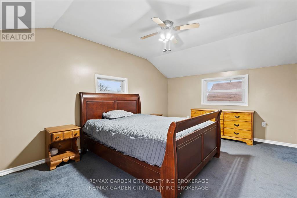 112 Clara Street, Thorold, Ontario  L2V 1K1 - Photo 15 - X12150960
