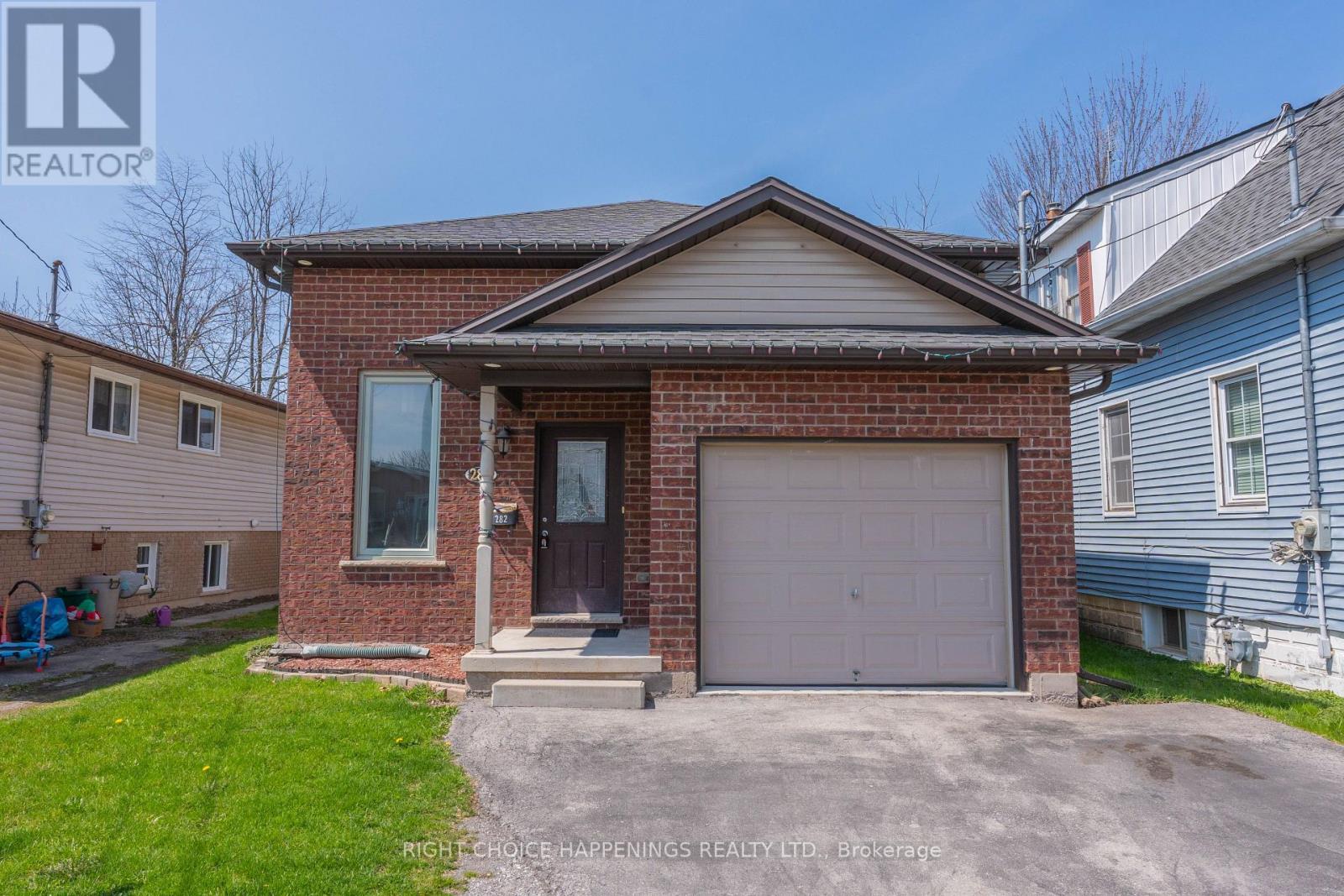 282 Wright Street, Welland, Ontario  L3B 2K3 - Photo 1 - X12150964