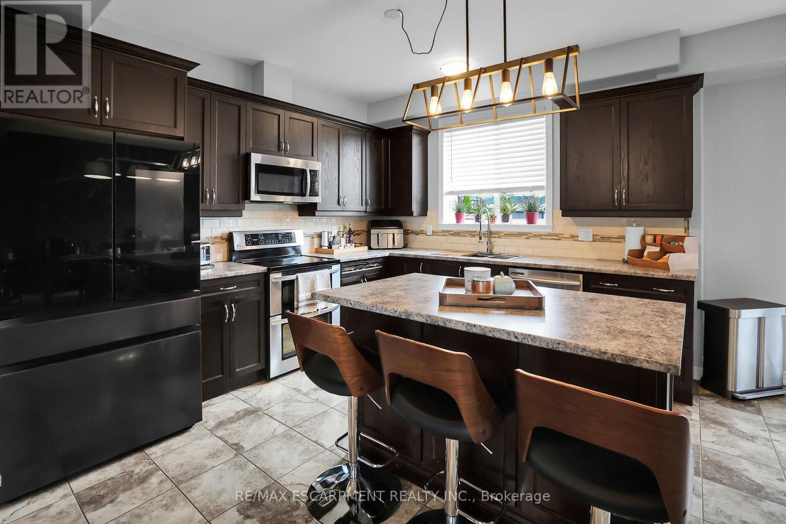4098 Cassandra Drive, Lincoln, Ontario  L3J 0M5 - Photo 10 - X12150795
