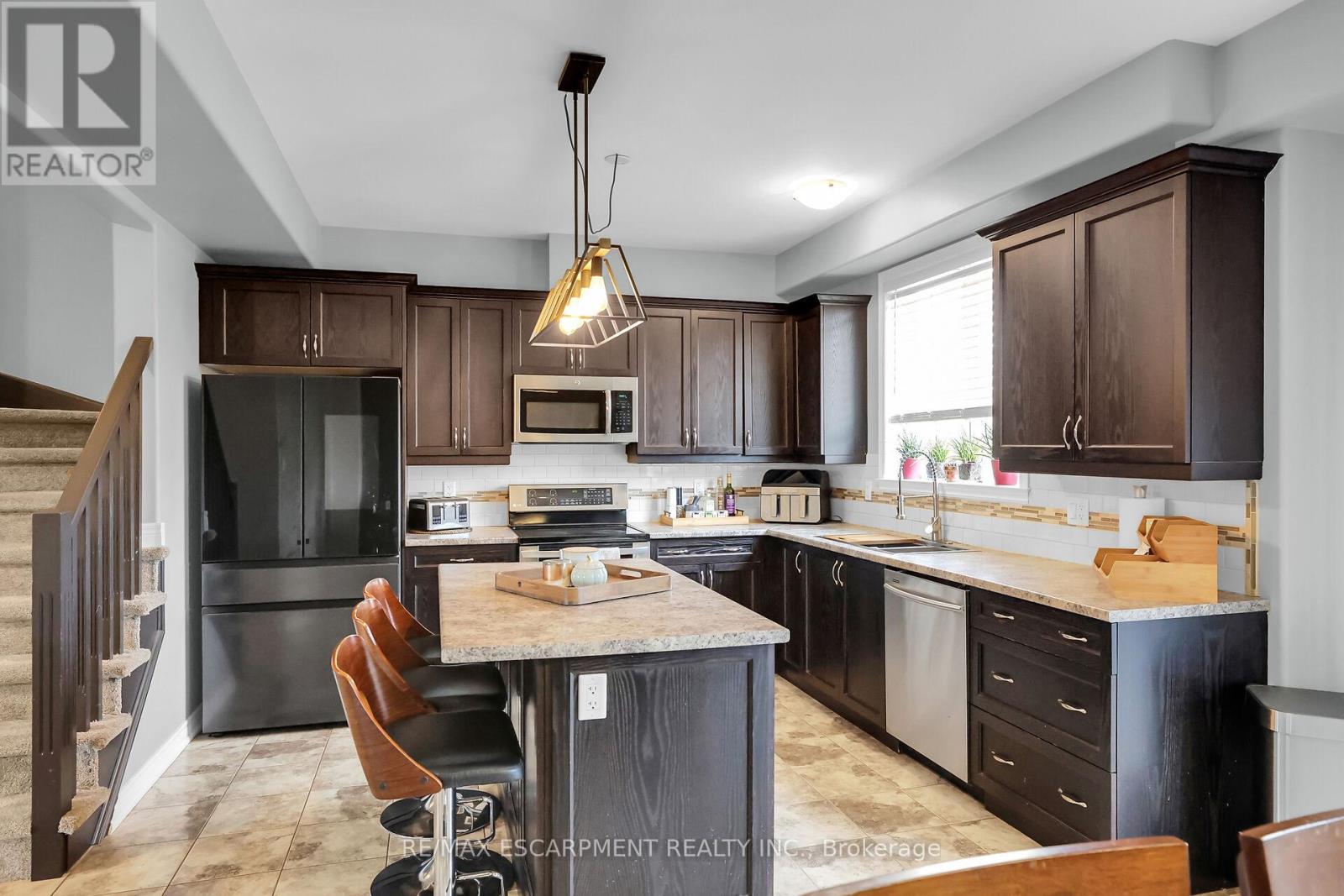 4098 Cassandra Drive, Lincoln, Ontario  L3J 0M5 - Photo 11 - X12150795