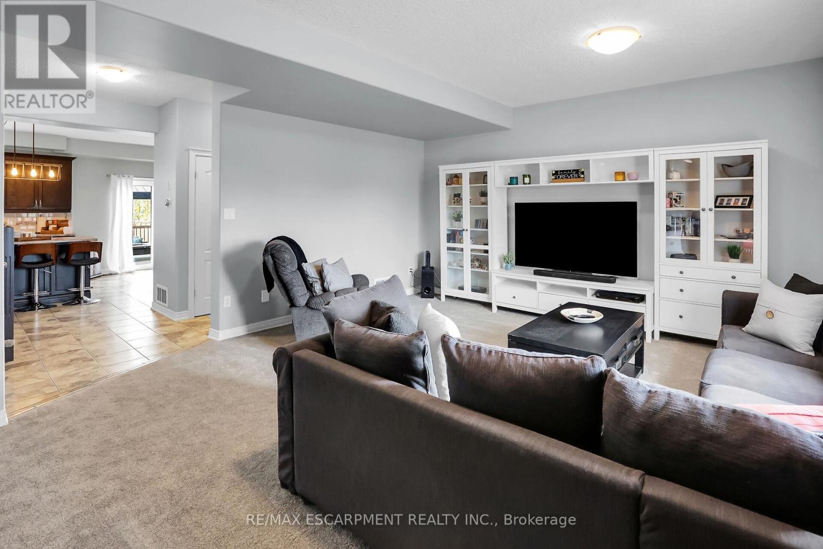 4098 Cassandra Drive, Lincoln, Ontario  L3J 0M5 - Photo 8 - X12150795