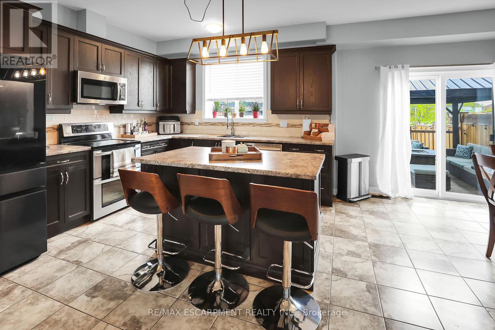 4098 Cassandra Drive, Lincoln, Ontario  L3J 0M5 - Photo 9 - X12150795