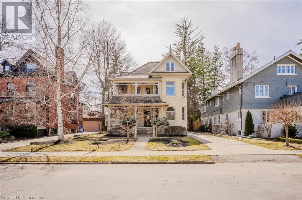 Property at 33 ROLAND Street image 2
