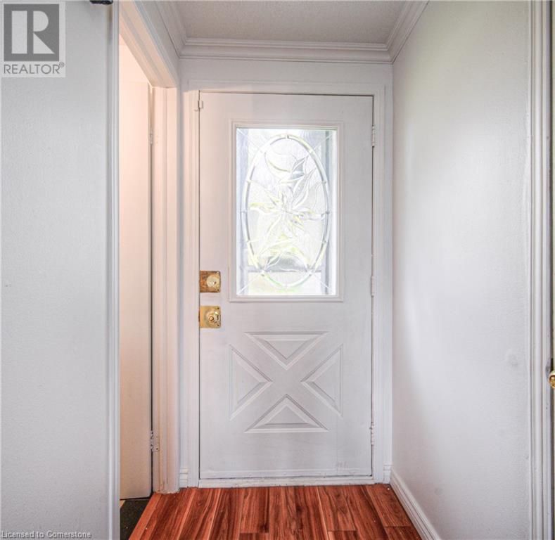 Property at 666 ELGIN Street N image 4