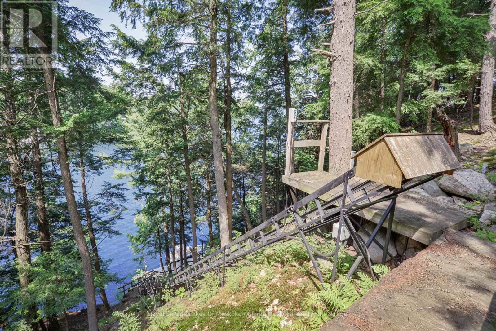 R48 - 2 Beacon Island, Muskoka Lakes, Ontario  P0B 1J0 - Photo 15 - X12151008