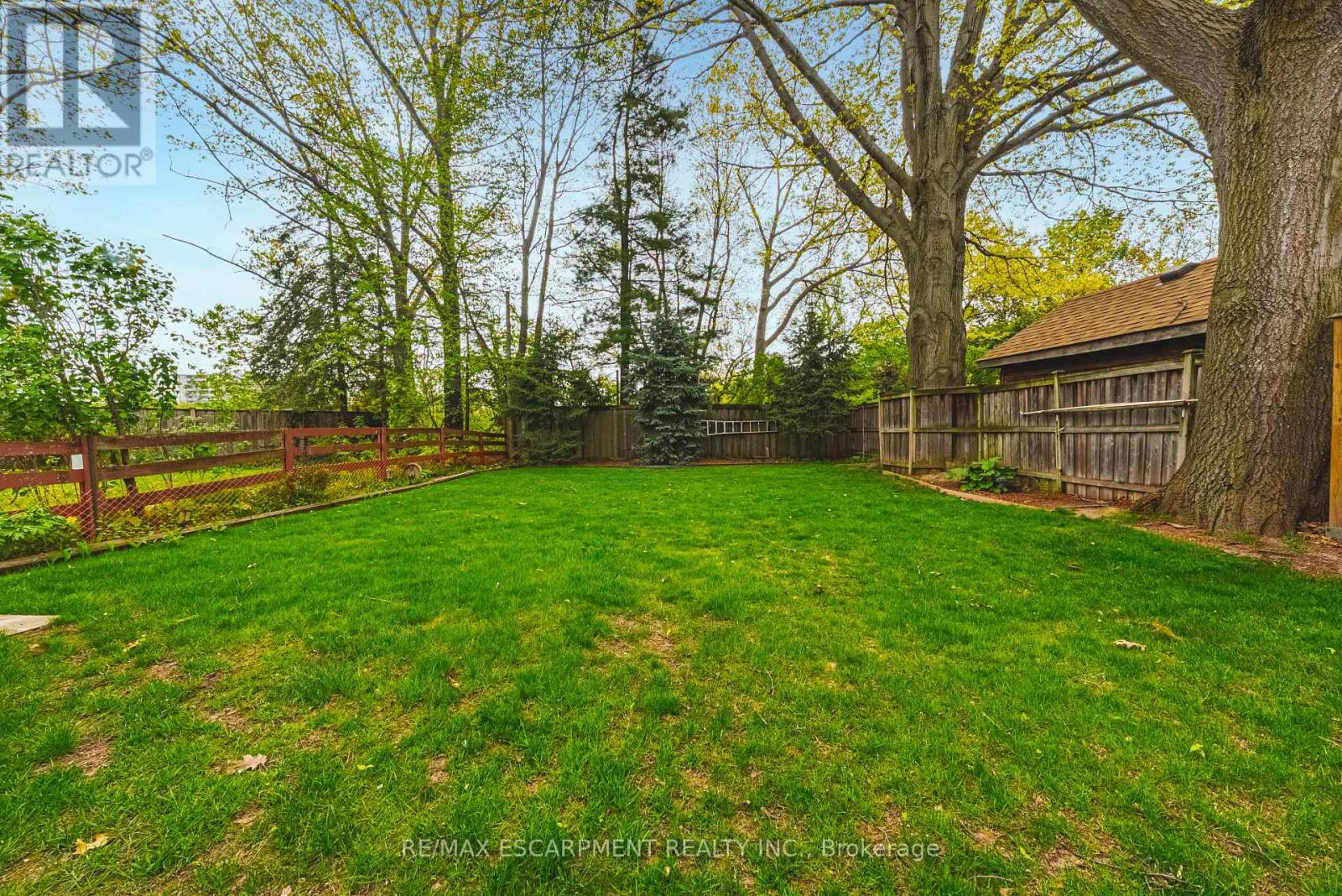 8 Sinclair Court, Hamilton, Ontario  L8K 2B5 - Photo 27 - X12150135