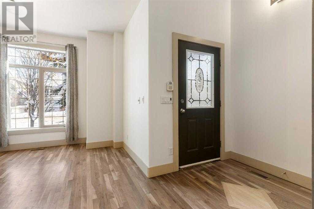 Property at 3, 2421 29 Street SW image 4