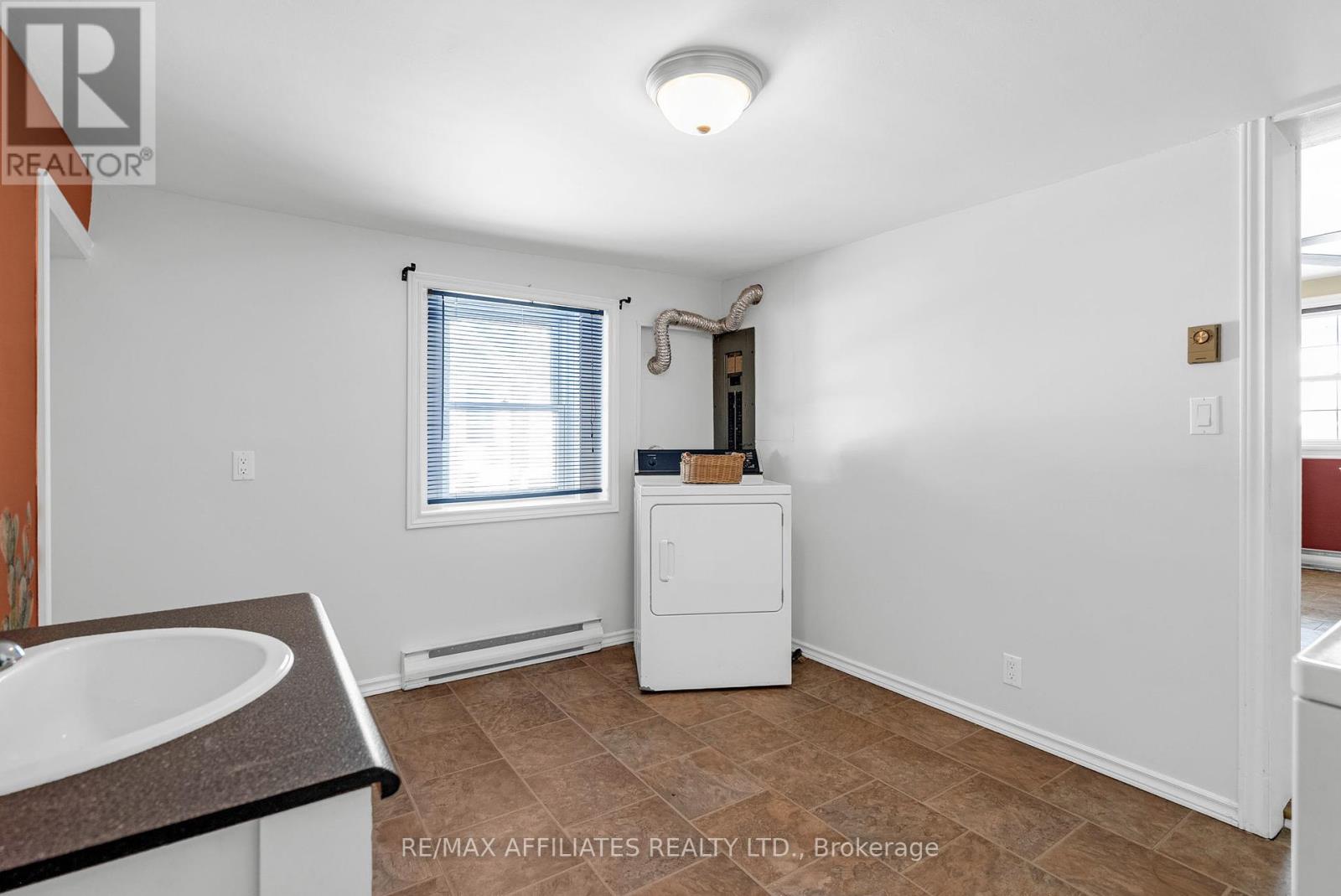 56 Centre Street, Edwardsburgh/cardinal, Ontario  K0E 1X0 - Photo 12 - X12151011