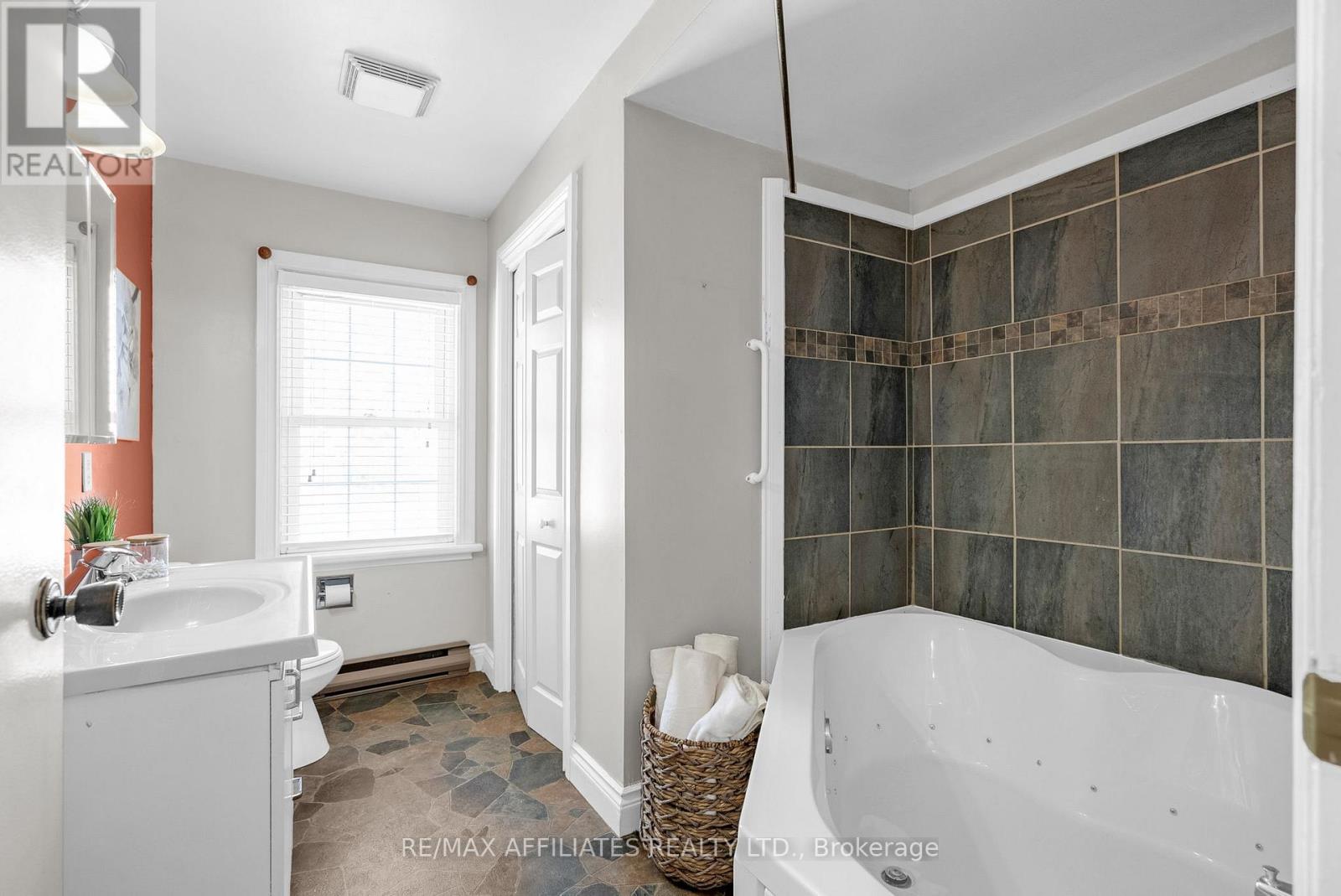 56 Centre Street, Edwardsburgh/cardinal, Ontario  K0E 1X0 - Photo 24 - X12151011