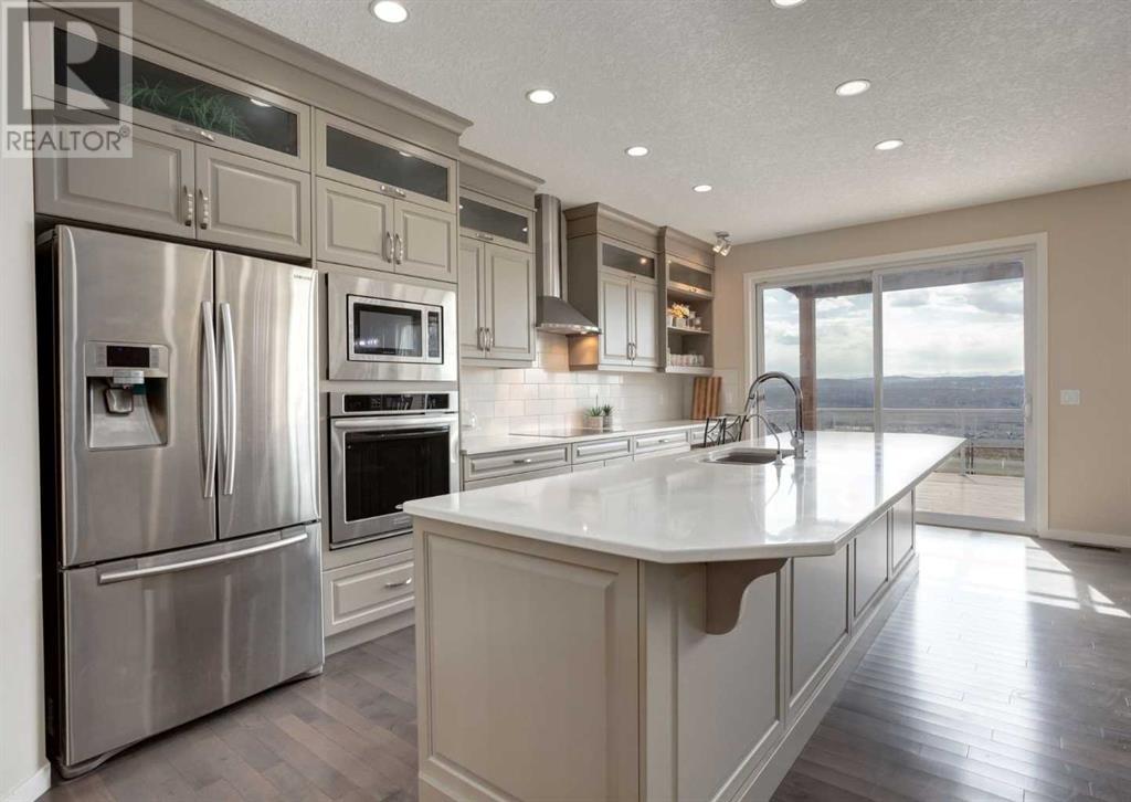 Property at 87 Cranarch Terrace SE image 3