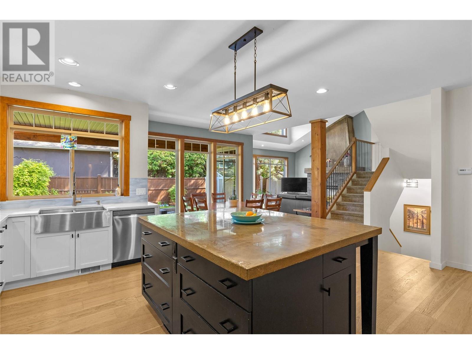 1116 Paret Crescent Kelowna Photo 12
