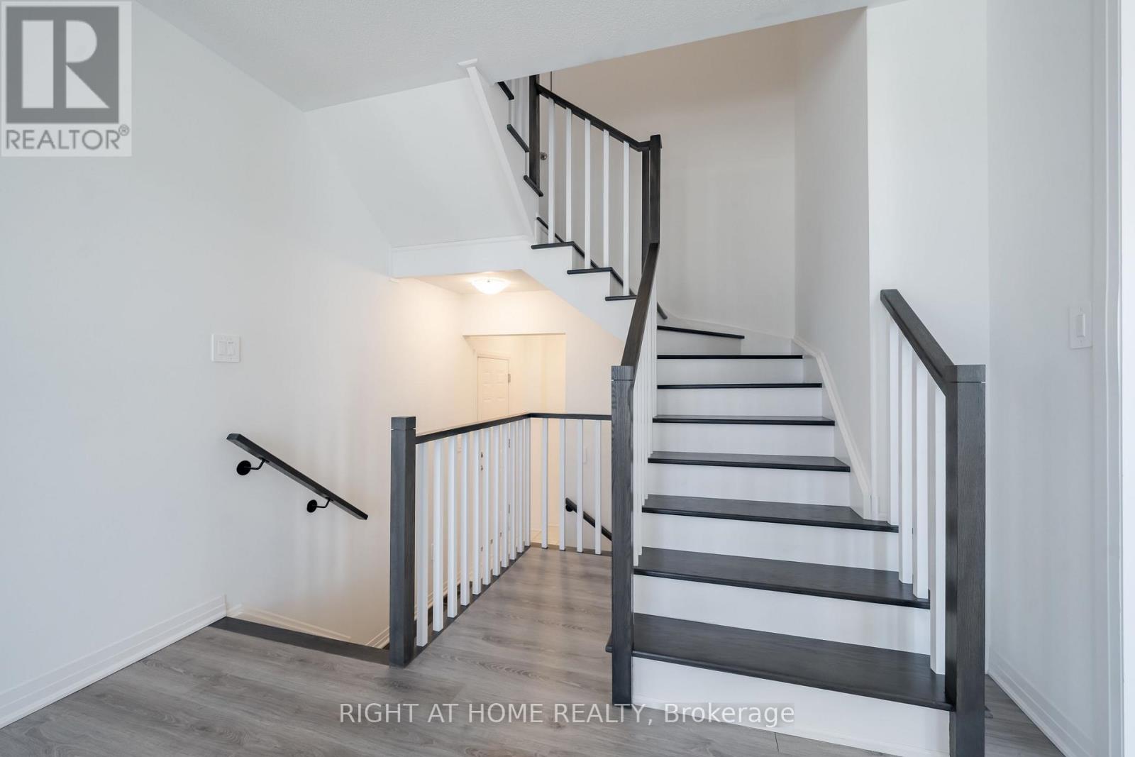 42 Copperhill Heights, Barrie, Ontario  L9J 0K6 - Photo 26 - S12150311