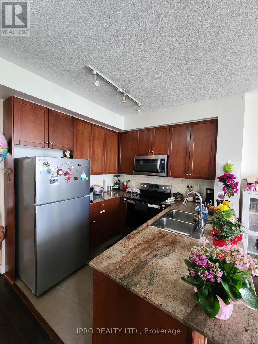 1001 - 3504 Hurontario Street, Mississauga, Ontario  L5B 1P2 - Photo 2 - W12138418