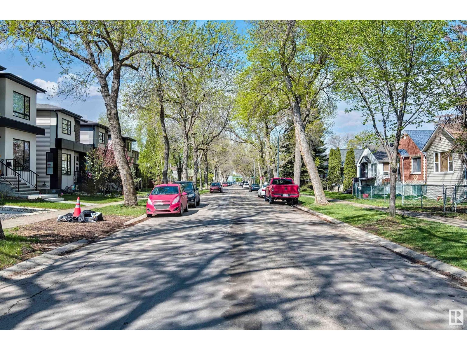 Property at 9736 73 AV NW image 2