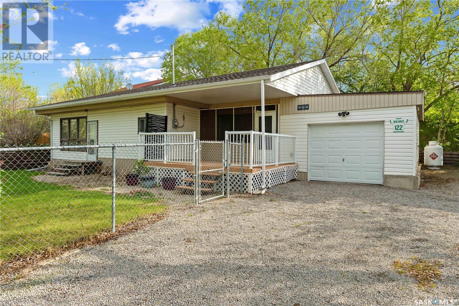 Property at 122 Lakeshore DRIVE image 1
