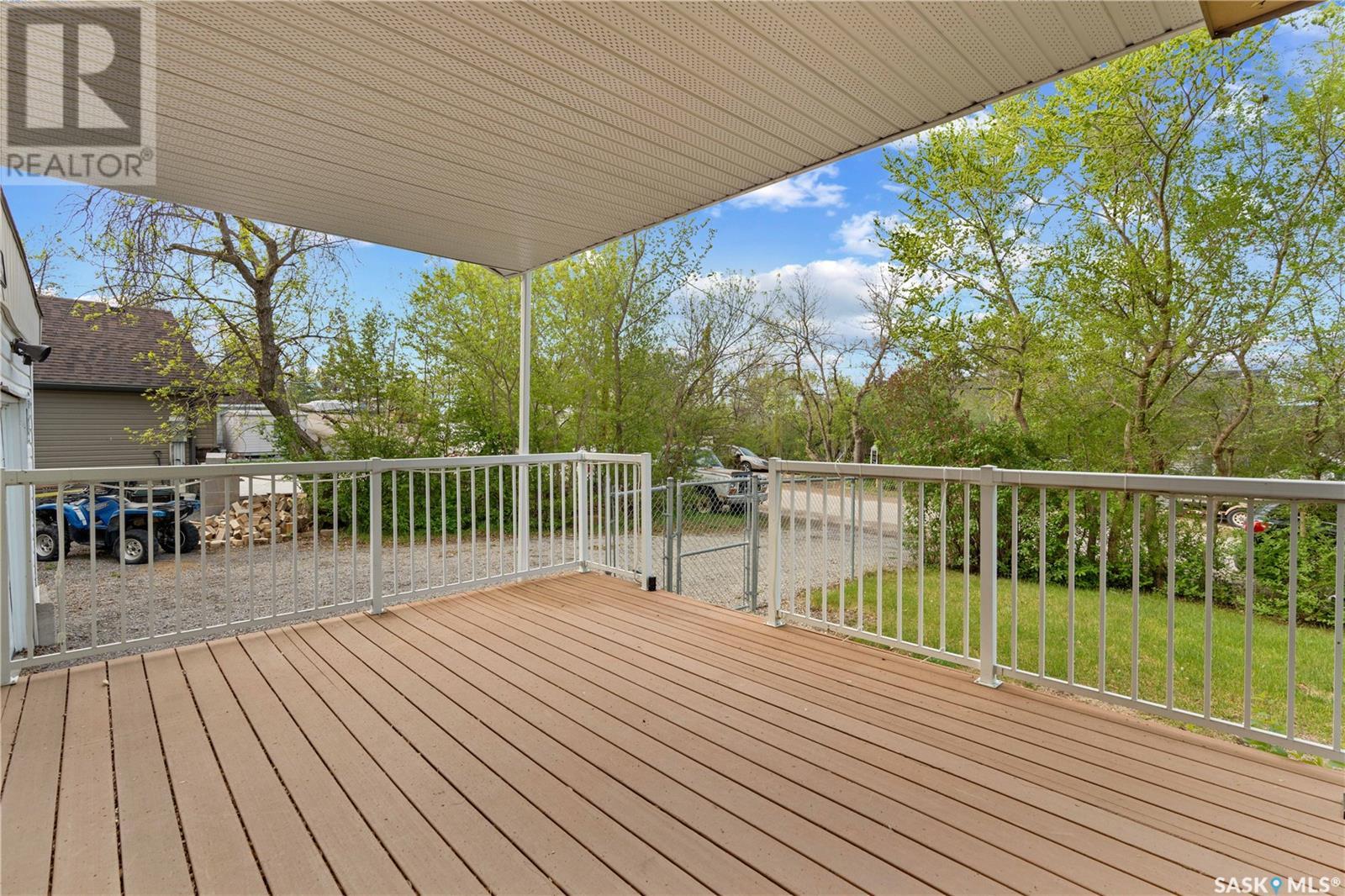 Property at 122 Lakeshore DRIVE image 5