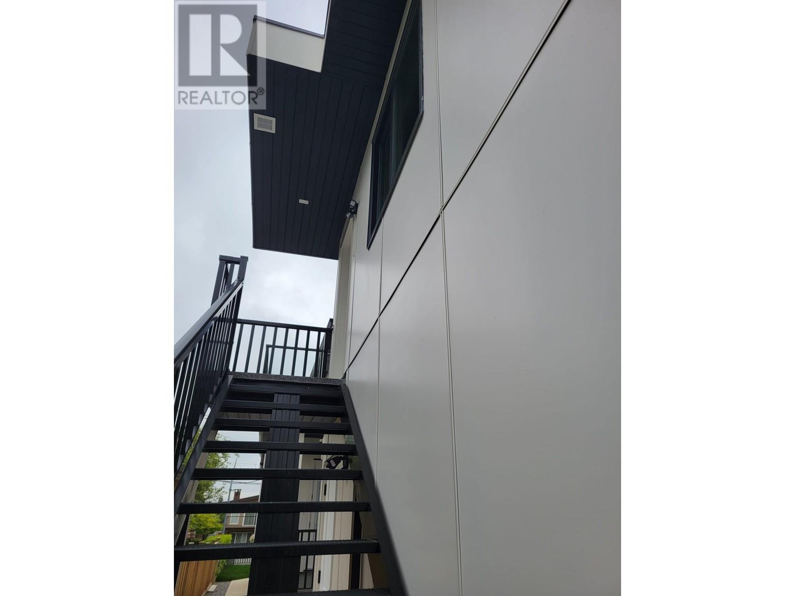 3 6765 Kitchener Street, Burnaby, British Columbia  V5B 2J8 - Photo 2 - R3001841