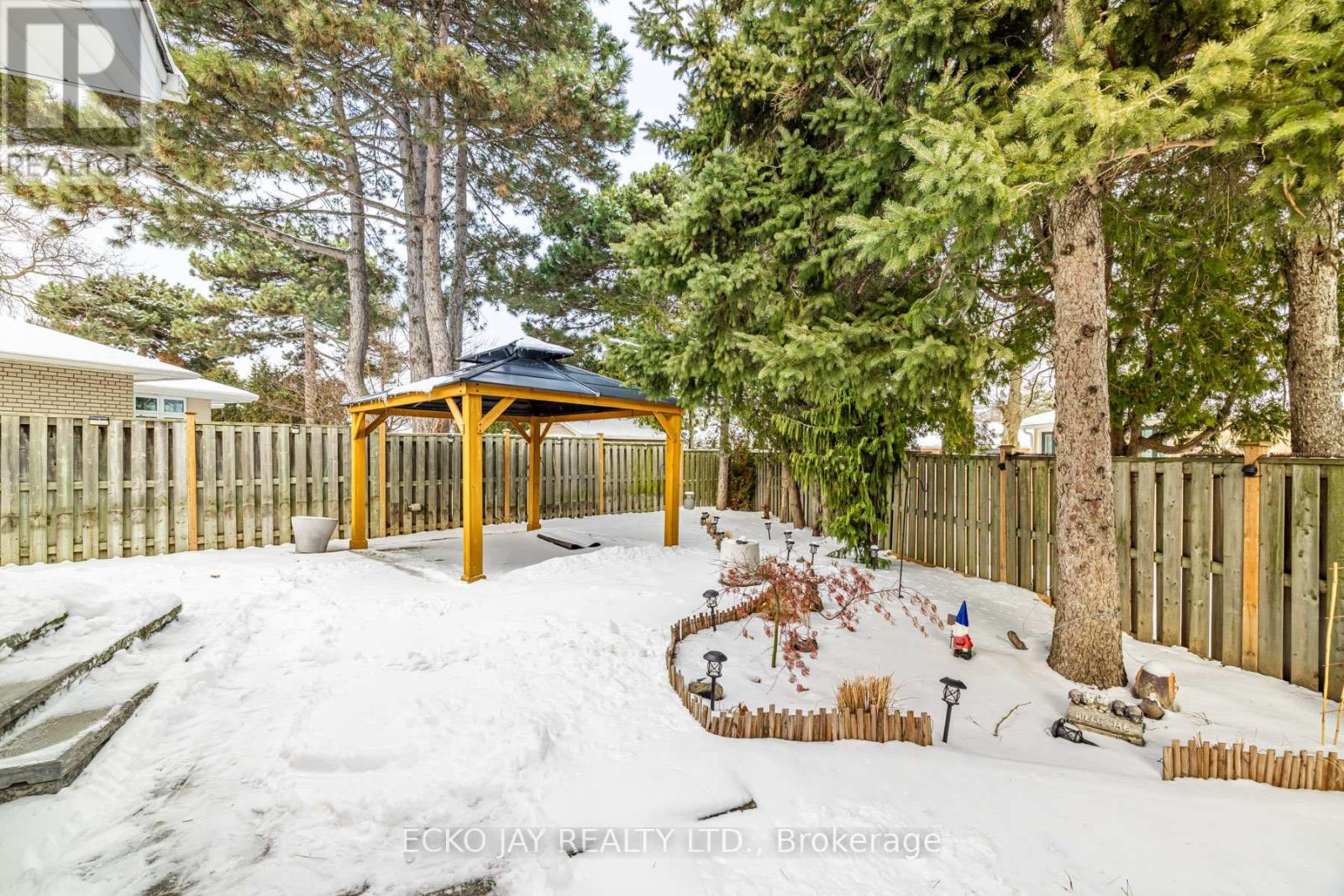 15 Comet Court, Toronto, Ontario  M4A 2H2 - Photo 23 - C12151000