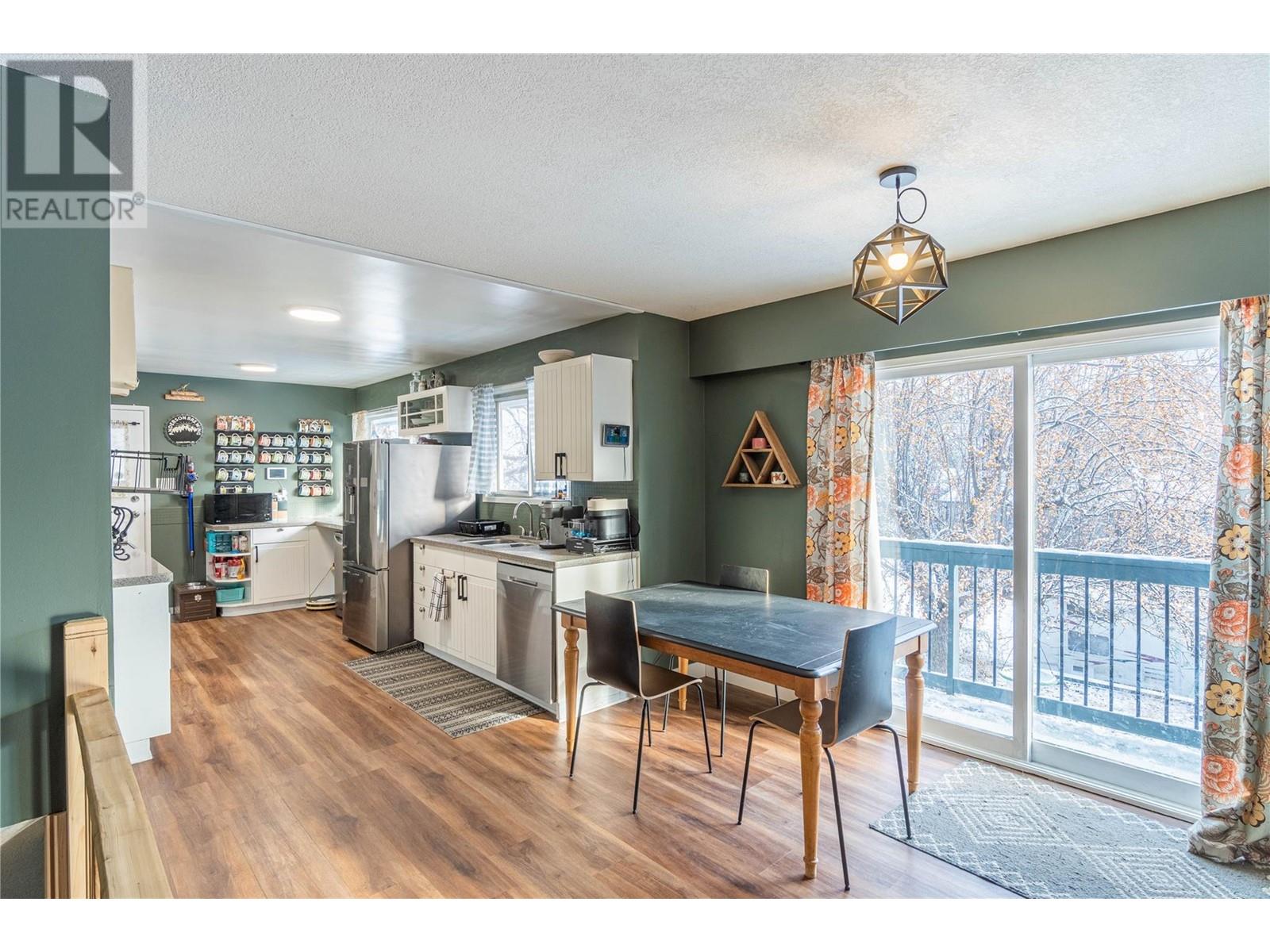 Property at 3224 ARCHIBALD Place image 2