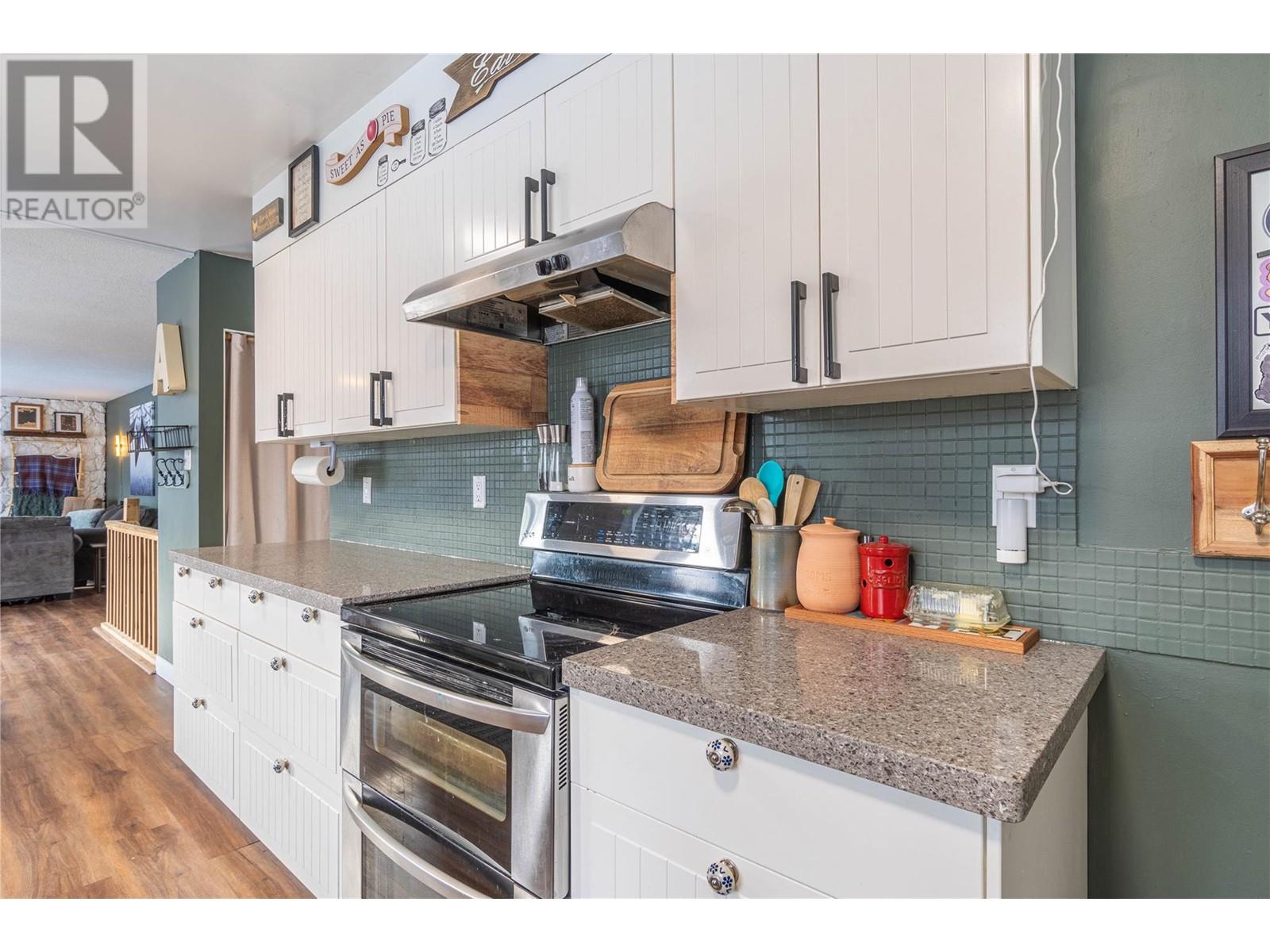 Property at 3224 ARCHIBALD Place image 4