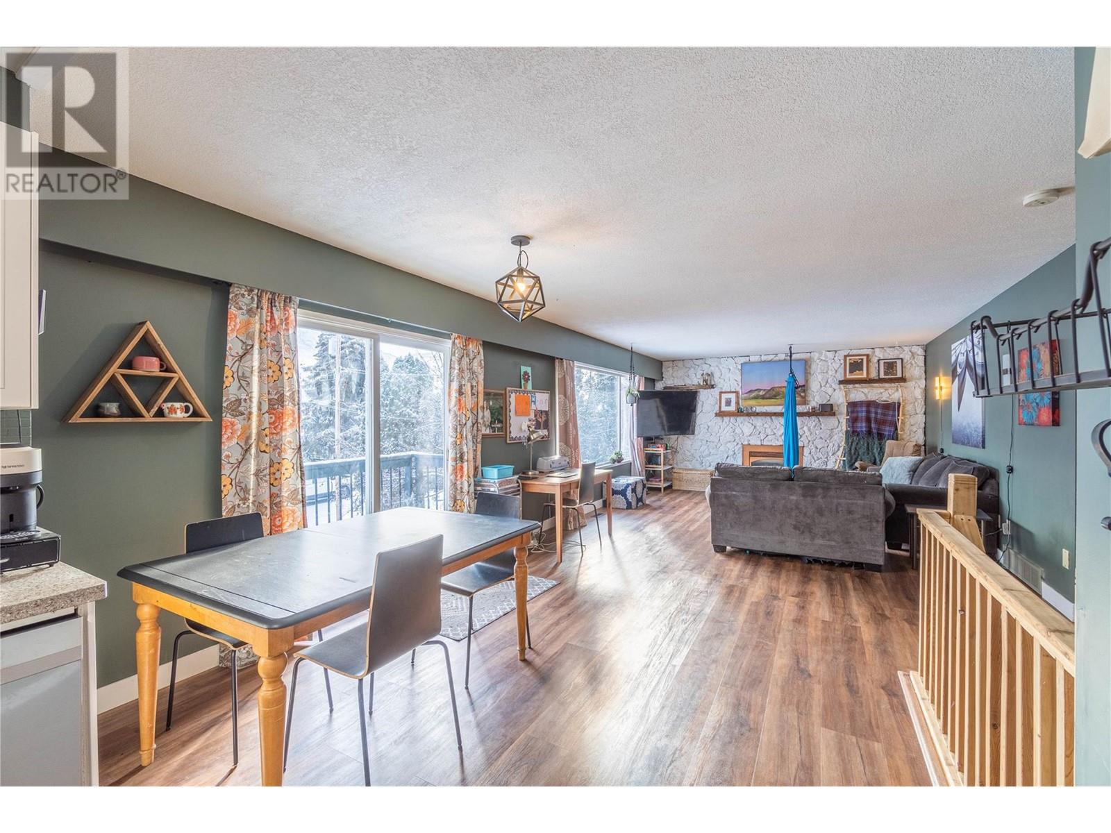 Property at 3224 ARCHIBALD Place image 3