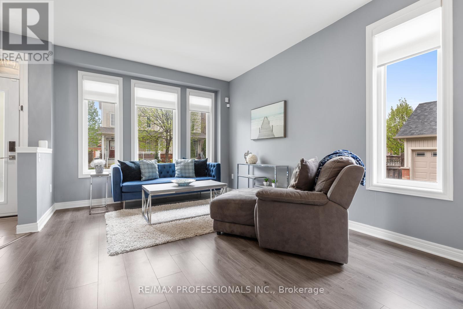 47 Innisvale Drive, Markham, Ontario  L6B 1G6 - Photo 2 - N12151001