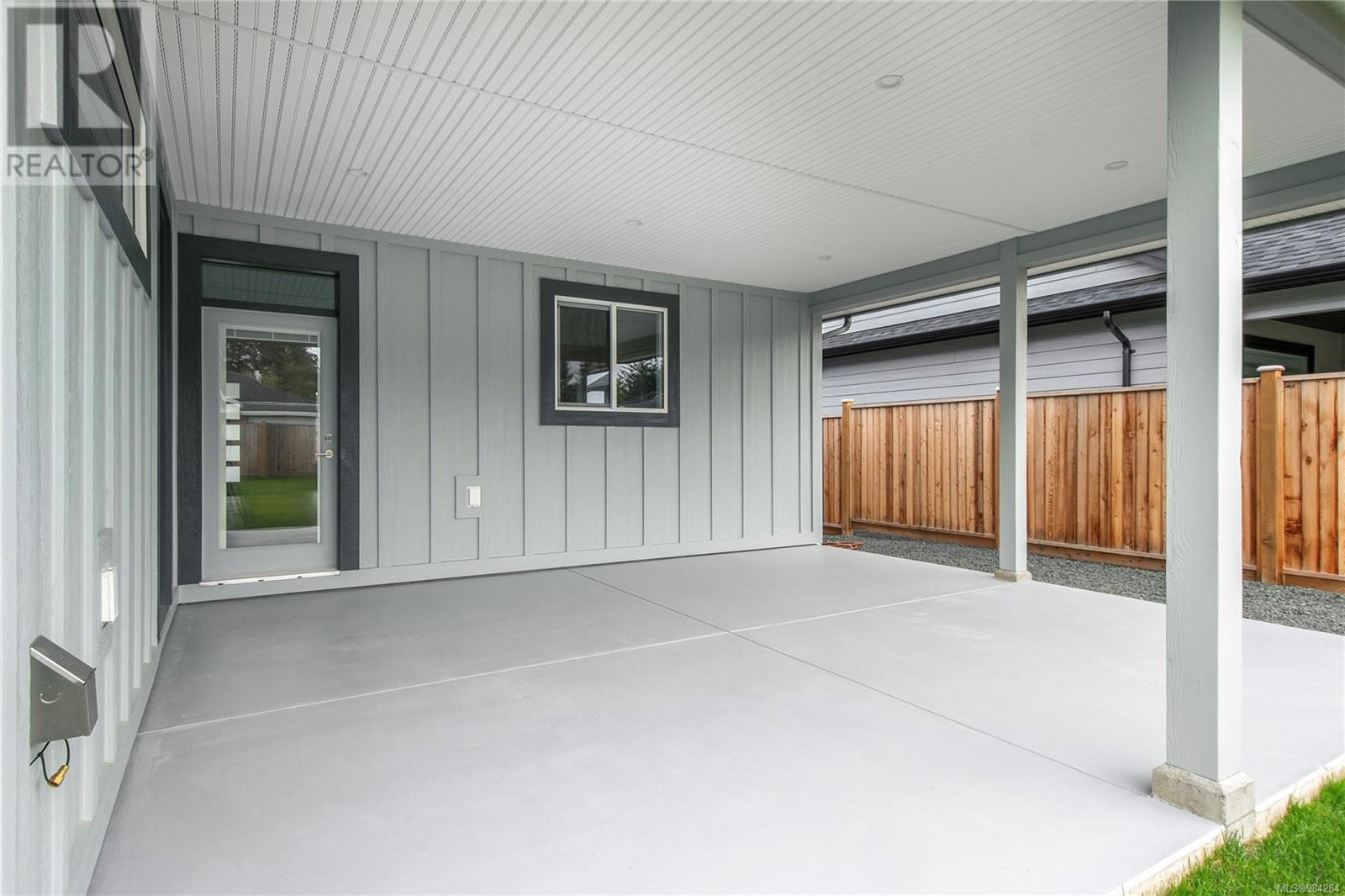 Property at 725 Beaver Creek Blvd image 4