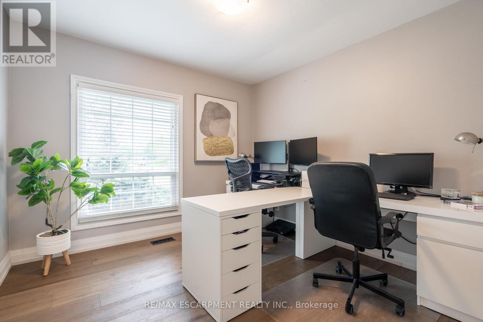 13 Woodend Drive, Hamilton, Ontario  L0R 1H2 - Photo 23 - X12149221
