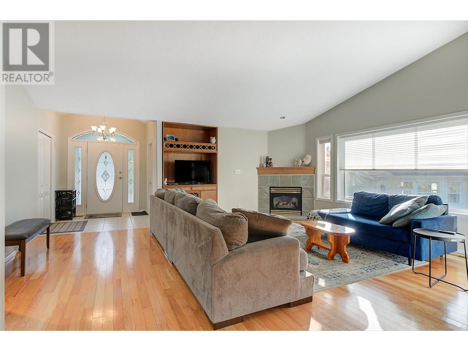Property at 41 Kestrel Place image 4
