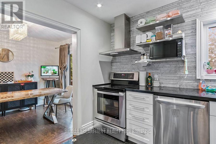 561 Wingrove Crescent, Oakville, Ontario  L6L 4R7 - Photo 11 - W12150823
