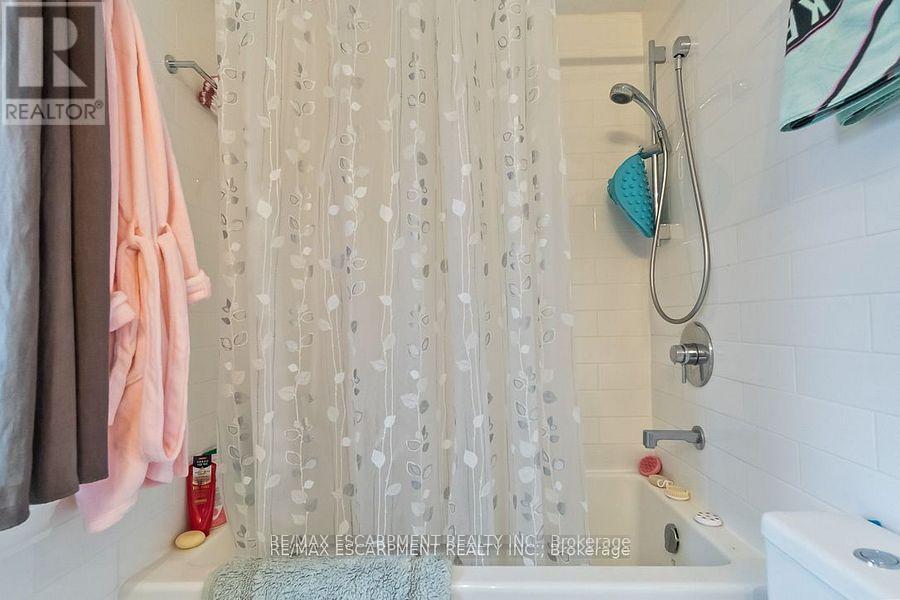 561 Wingrove Crescent, Oakville, Ontario  L6L 4R7 - Photo 29 - W12150823