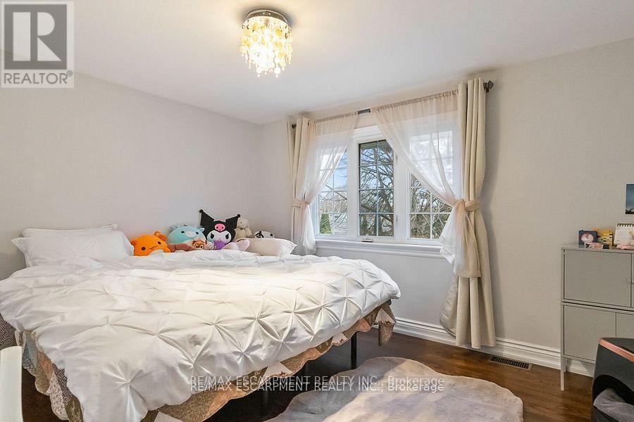 561 Wingrove Crescent, Oakville, Ontario  L6L 4R7 - Photo 30 - W12150823