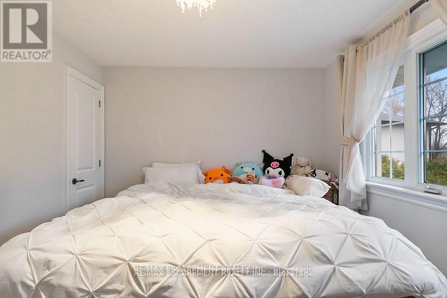 561 Wingrove Crescent, Oakville, Ontario  L6L 4R7 - Photo 31 - W12150823