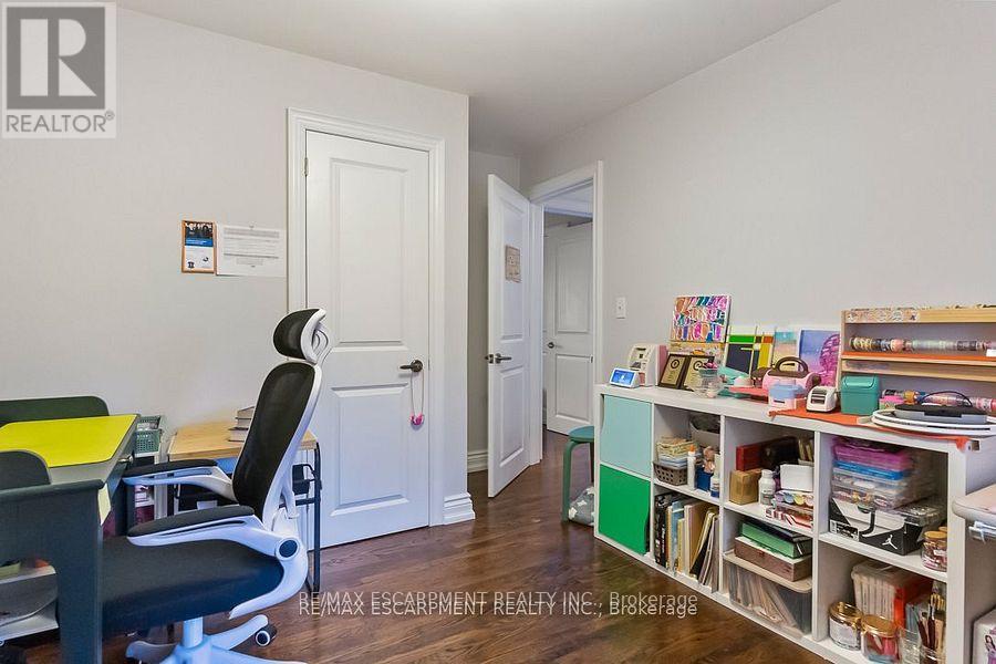 561 Wingrove Crescent, Oakville, Ontario  L6L 4R7 - Photo 35 - W12150823