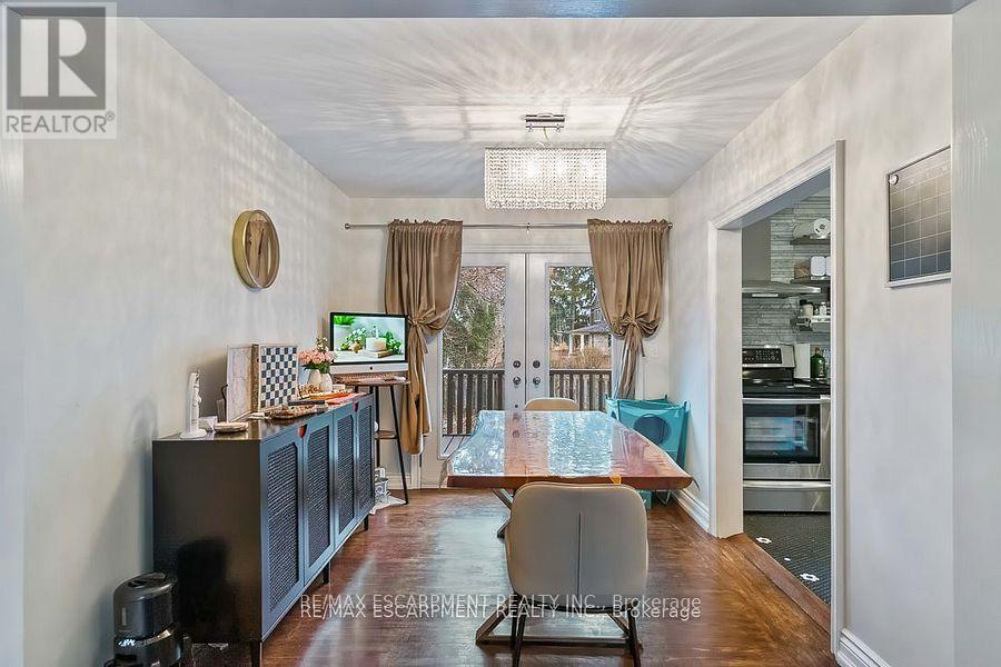 561 Wingrove Crescent, Oakville, Ontario  L6L 4R7 - Photo 7 - W12150823