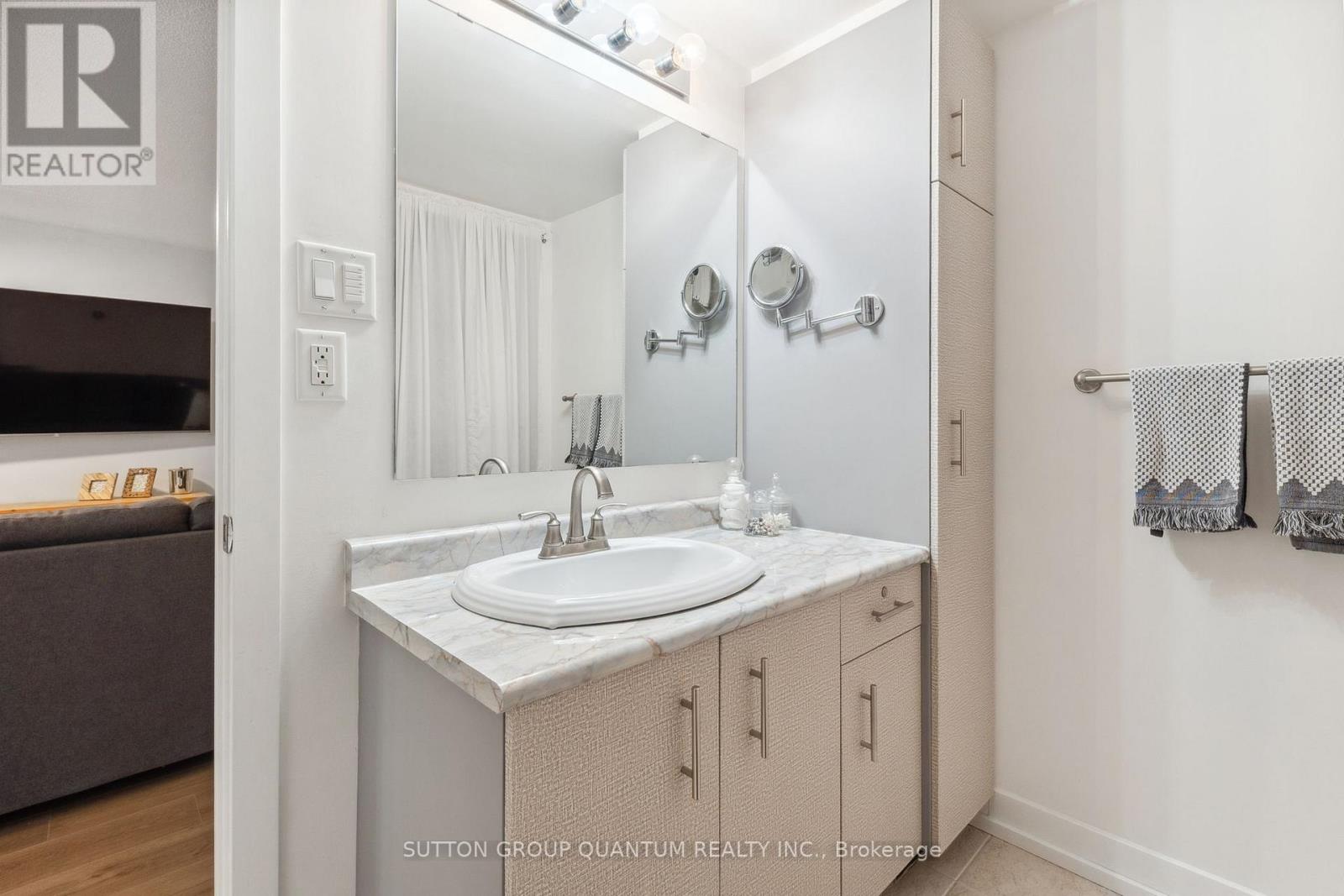 305 - 4003 Kilmer Drive, Burlington, Ontario  L7M 4M1 - Photo 16 - W12150927