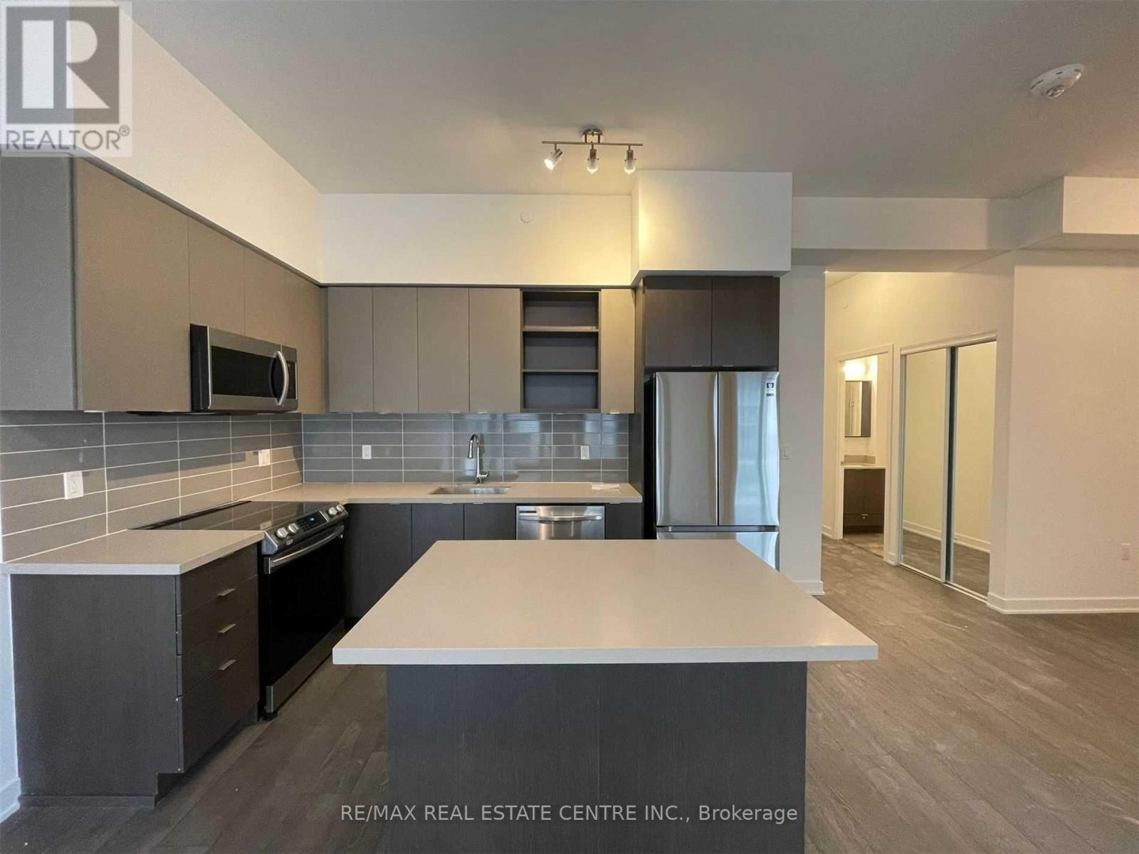 202 - 4675 Metcalfe Avenue, Mississauga, Ontario  L5M 0Z8 - Photo 2 - W12150942