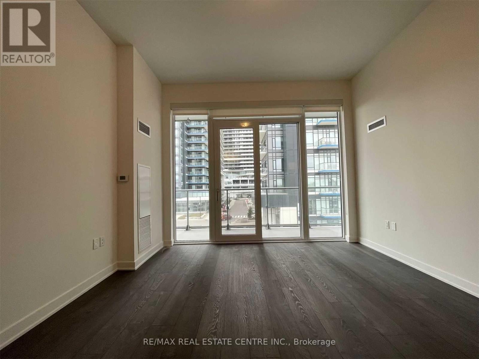 202 - 4675 Metcalfe Avenue, Mississauga, Ontario  L5M 0Z8 - Photo 4 - W12150942